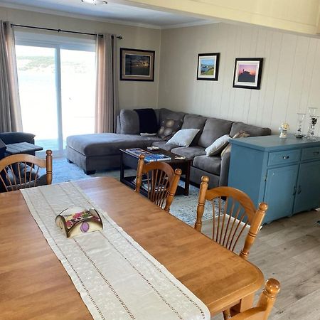 Rocky Harbour Oceanfront Villa Exterior photo
