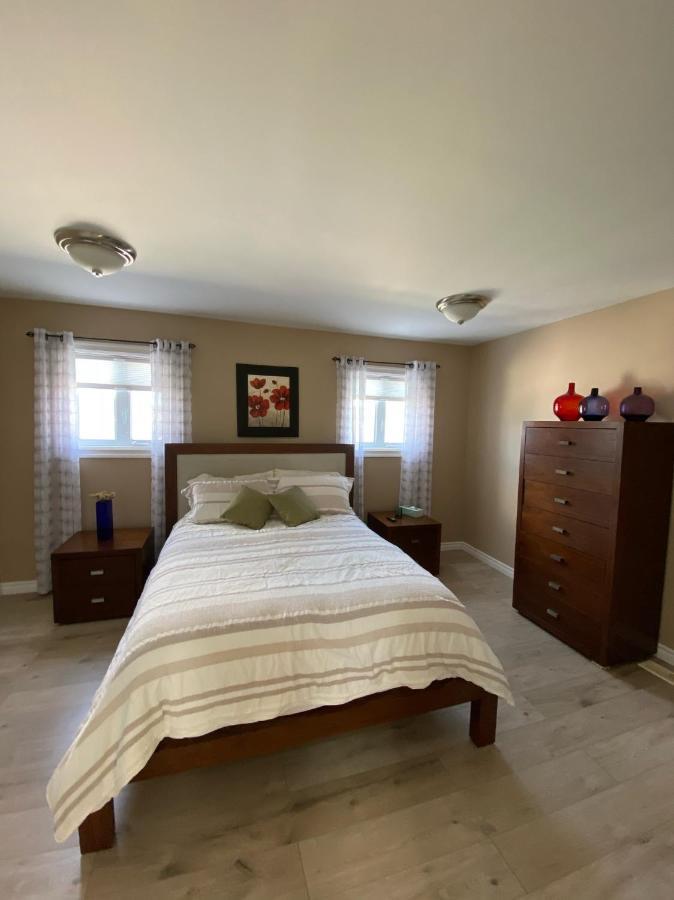 Rocky Harbour Oceanfront Villa Exterior photo