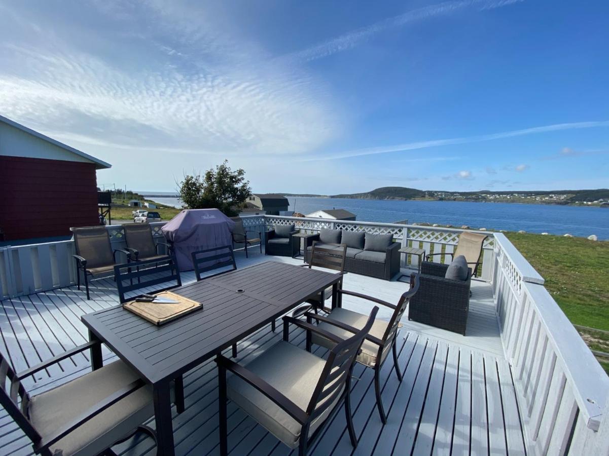 Rocky Harbour Oceanfront Villa Exterior photo
