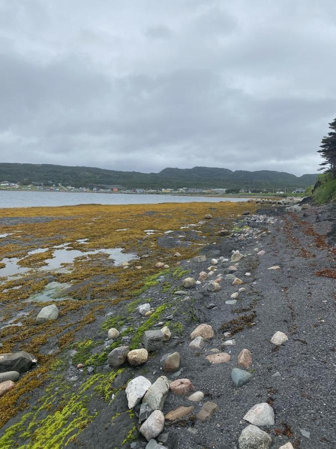 Rocky Harbour Oceanfront Villa Exterior photo